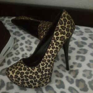 Elegant Leopard Print High Heels